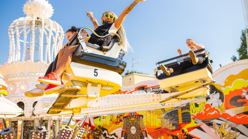 Während einer Fahrt im Jumper, Sitzgondeln in der Luft 