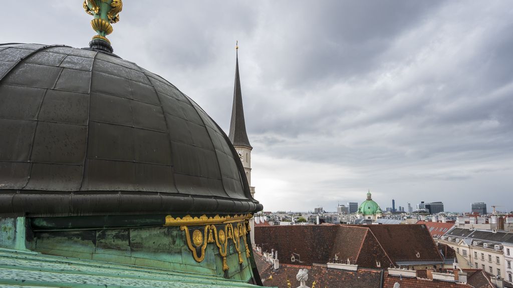 Ausblick auf eine Kuppel und die Wiener Innenstadt