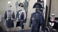Vier Uniformen ausgestellt im Museum
